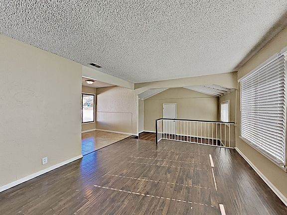 4th image of 2906 N Garey Ave