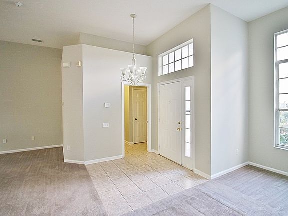 4th image of 17 Valleywood Dr