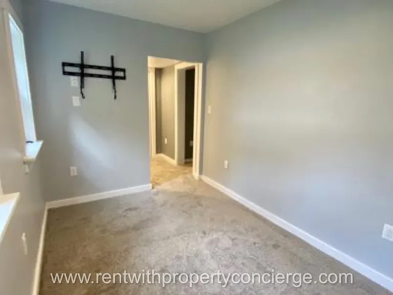 22 Helen Ave #2 — Photo 6