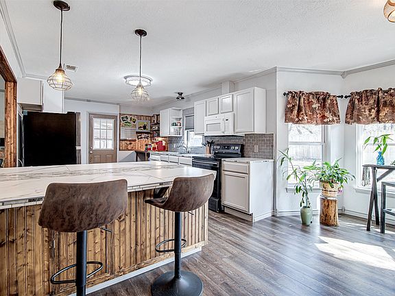 5th image of 2521 Timber Rd