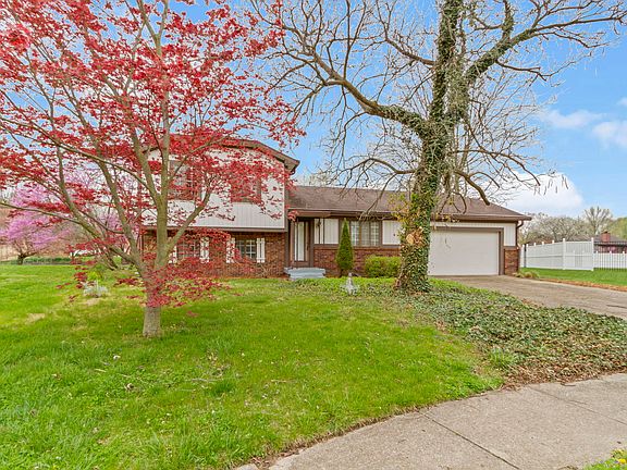 3rd image of 722 Erber Ct