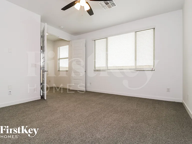 12516 W Kaler Dr — Photo 9