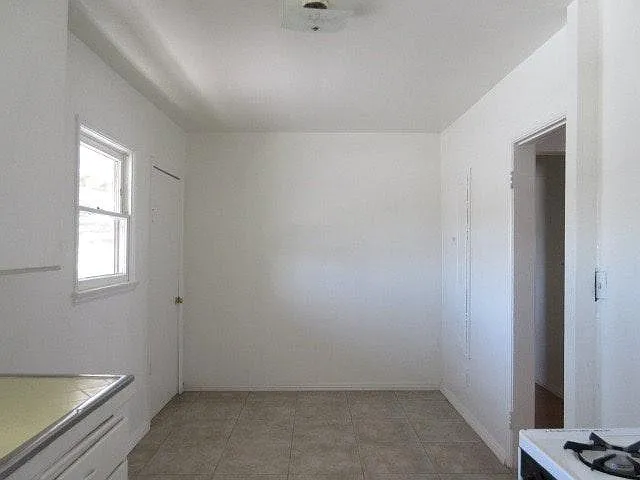 1410 N Kenmore Ave #6 — Photo 6