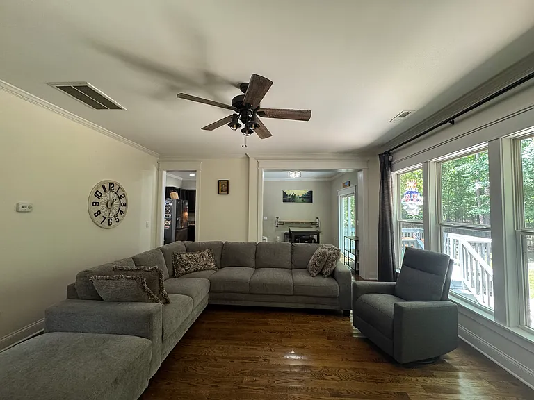 904 Avent Meadows Ln — Photo 4