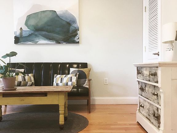 2nd image of 2 Hawthorne Blvd #5