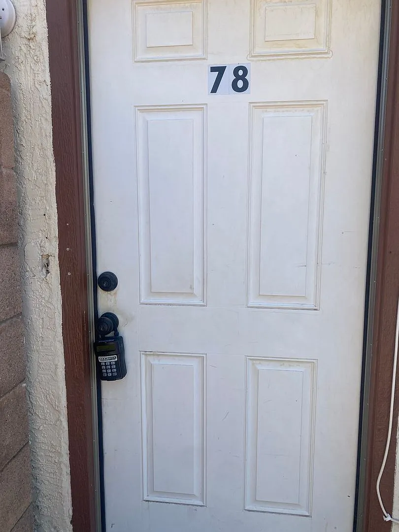 2 Bedroom with Private Patio — Photo 4