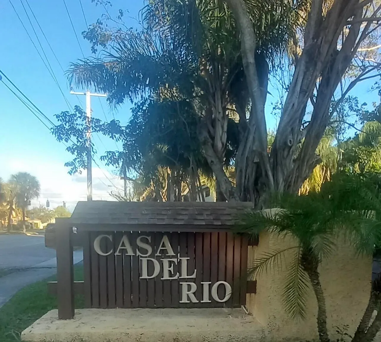 2 bed, 2.0 bath, 936 sqft, $2,999 — Photo 2