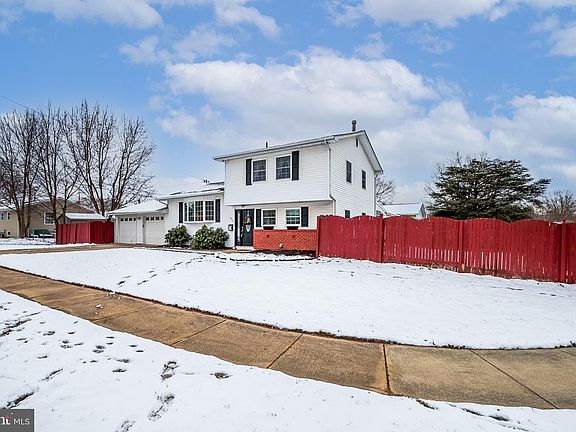 4th image of 917 Janice Dr