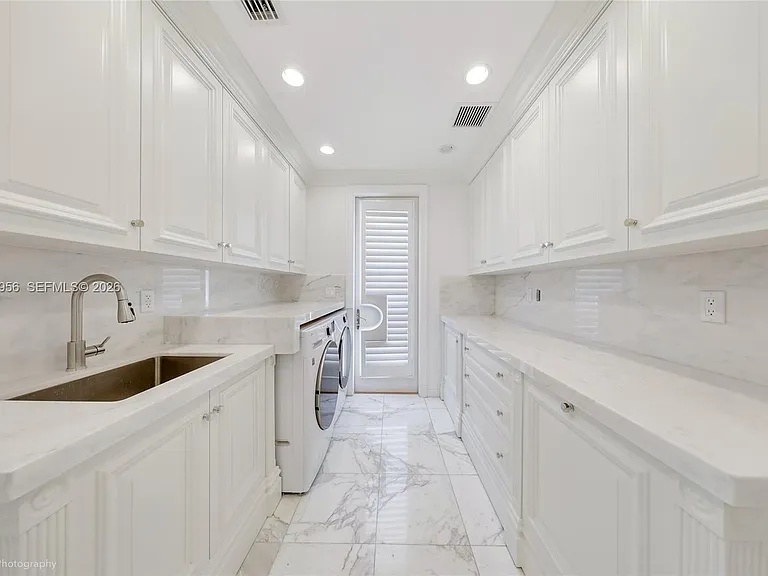 55 La Gorce Cir — Photo 18