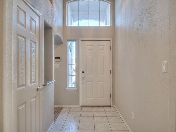 5th image of 2127 Buckingham Ct NW