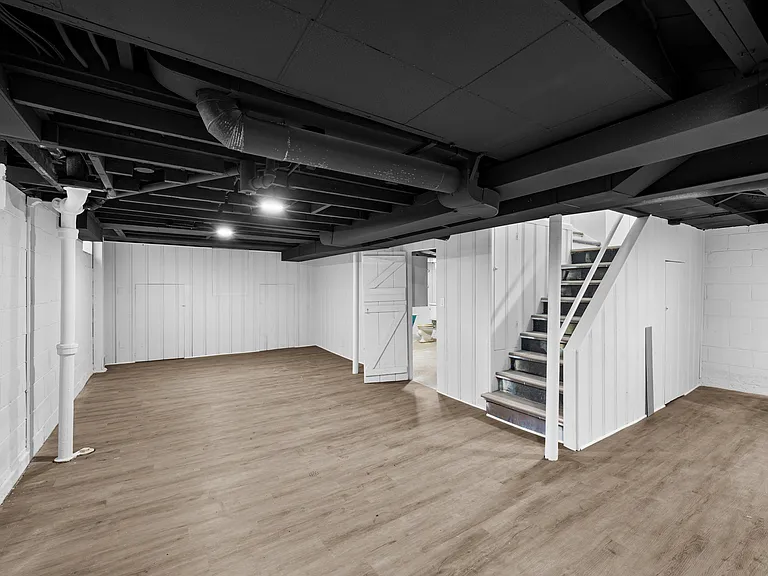 414 Aqua Ct — Photo 26