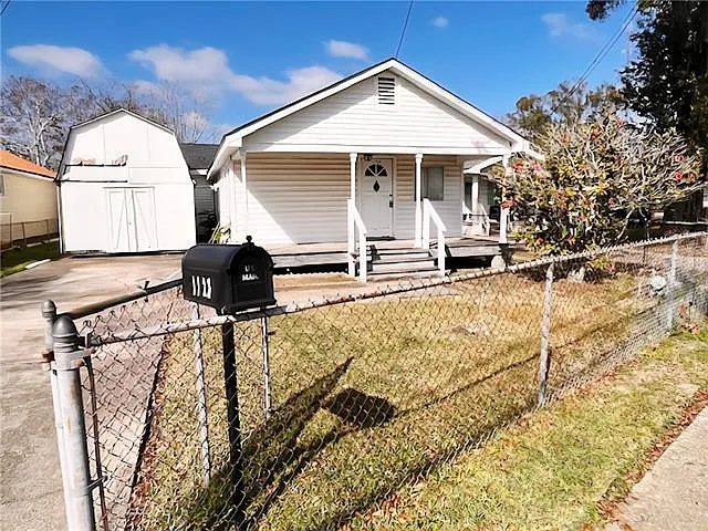 1728 Irma St — Photo 2