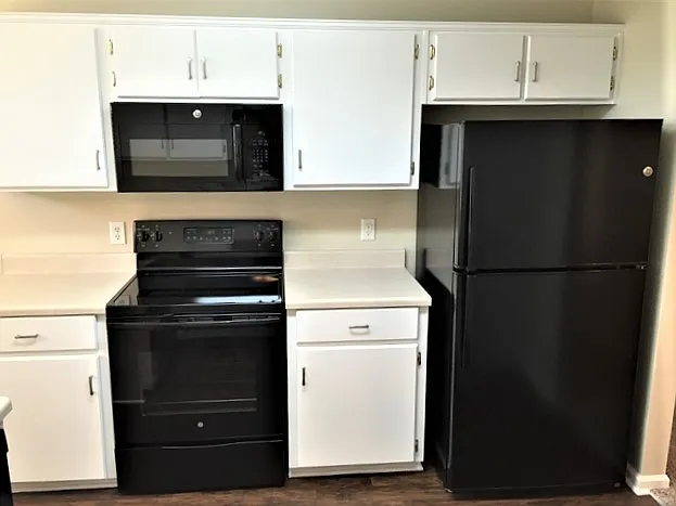 3 bed, 2.0 bath, 1530 sqft, $2,225 — Photo 3