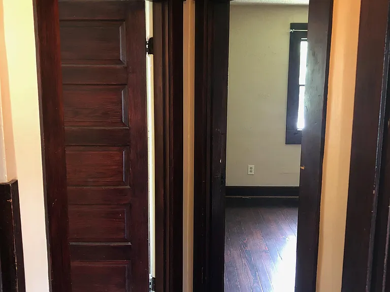1820 Clarendon Ave — Photo 7