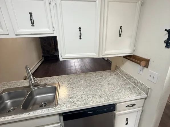 2303 D St #A, Anchorage, AK 99503
