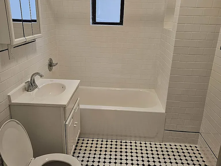 1833 Ocean Ave #1E — Photo 11