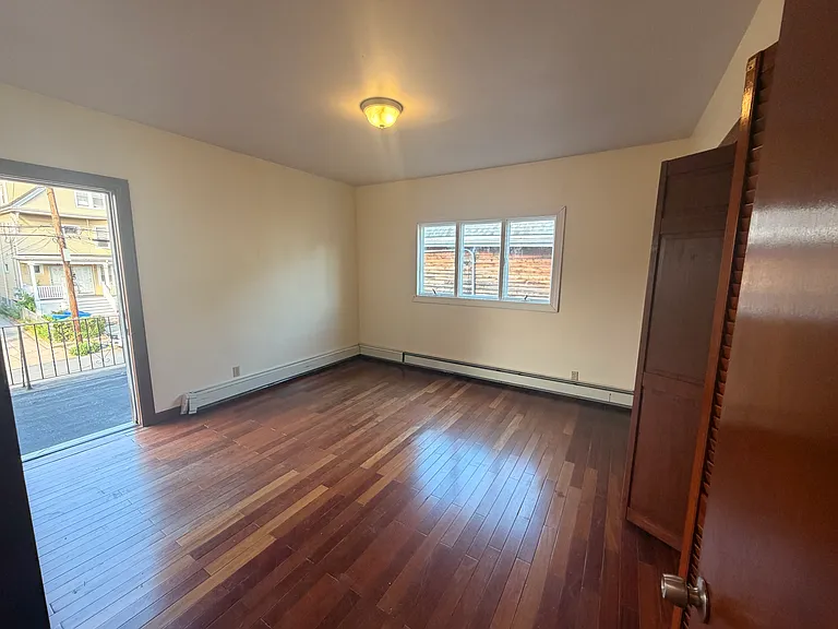 569 Main St #3 — Photo 6