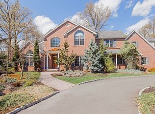 26 Southfield Rd, Edison, NJ 08820