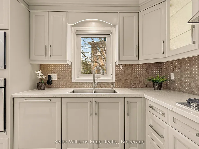 6760 Dillingwood Dr — Photo 15