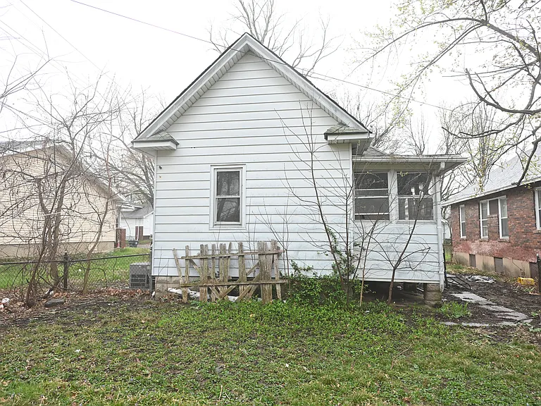 440 W Sawyer St — Photo 10