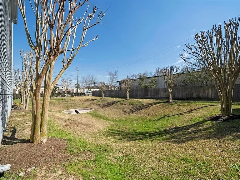 835 Garden Oaks Trce — Photo 15