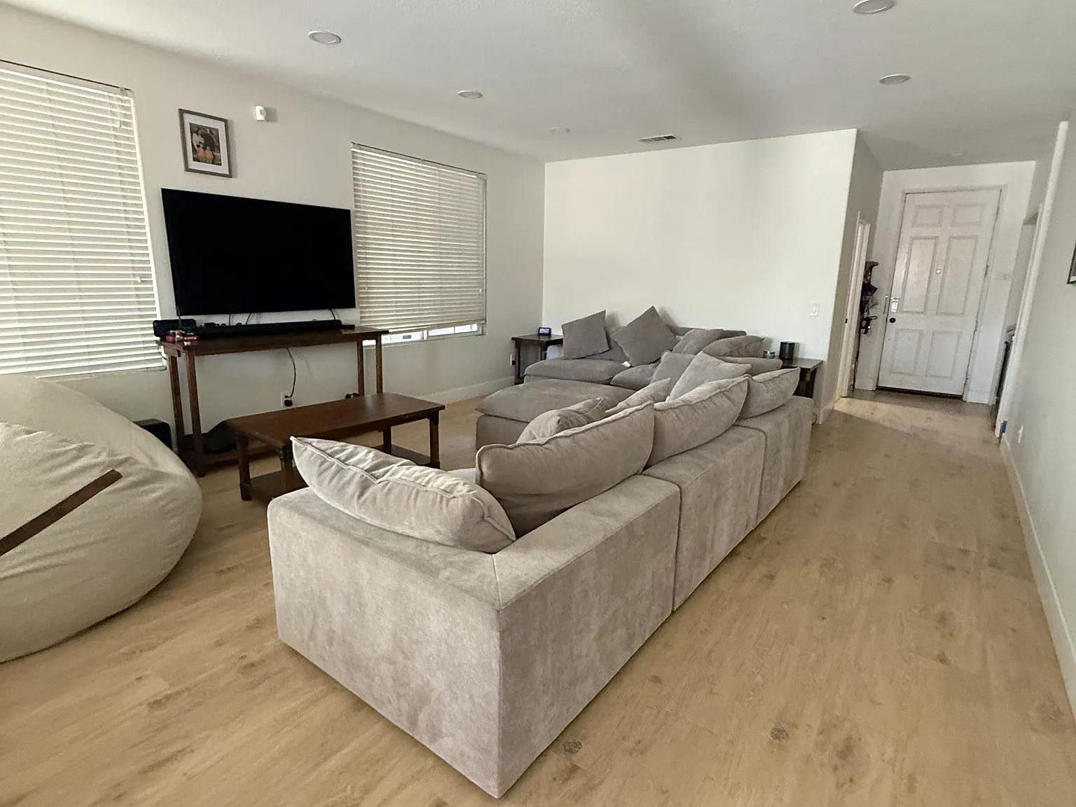 4 bed, 1377 sqft, $3,250 — Photo 2