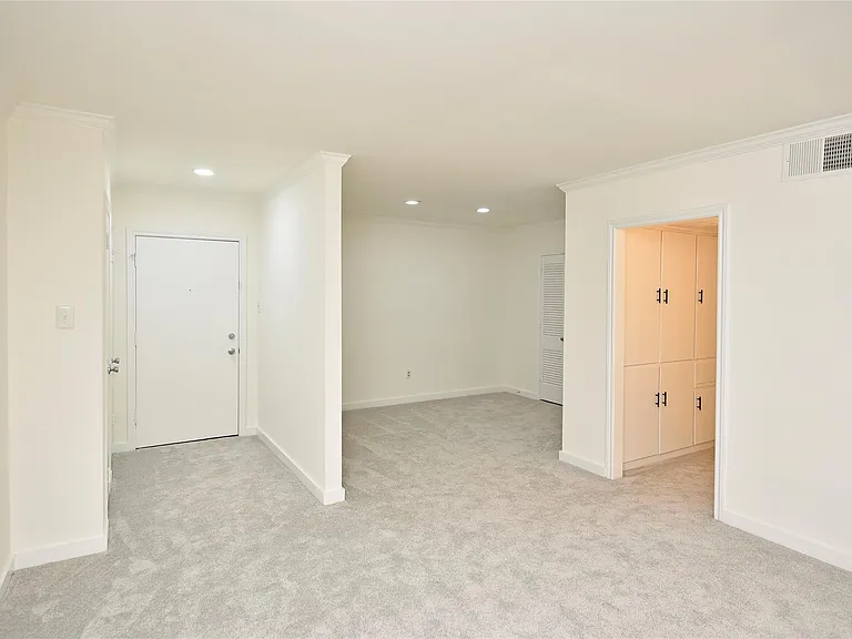 2600 Bellefontaine St #A21 — Photo 18
