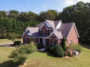 201 Meadow Ridge Dr, Mocksville, NC 27028