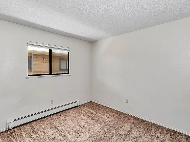 125 Franklin Ave #412 — Photo 3