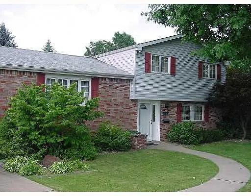 740 Macbeth Dr photo 1
