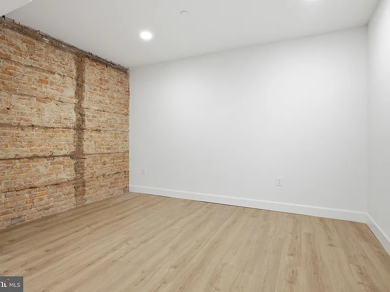 100 W Front St #2A — Photo 2