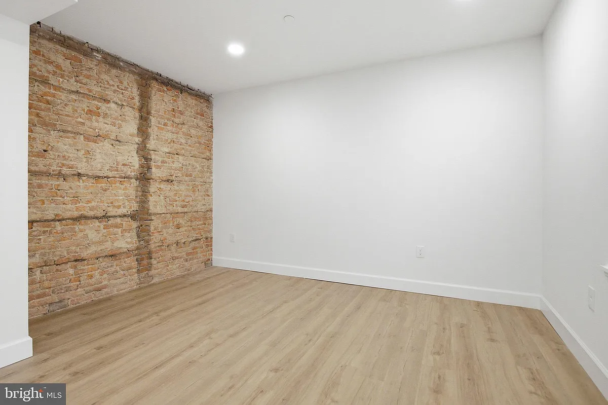 Building Photo - 100 W Front St #2A