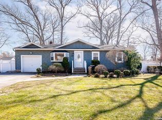 148 Beverly Rd, Babylon, NY 11702