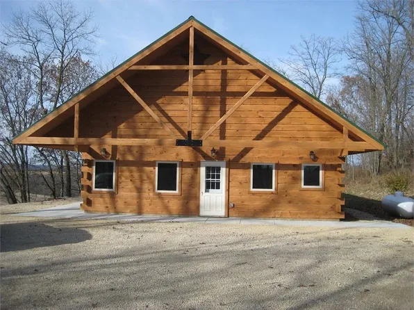 1865 Trophy Run Ln, Harpers Ferry, IA 52146