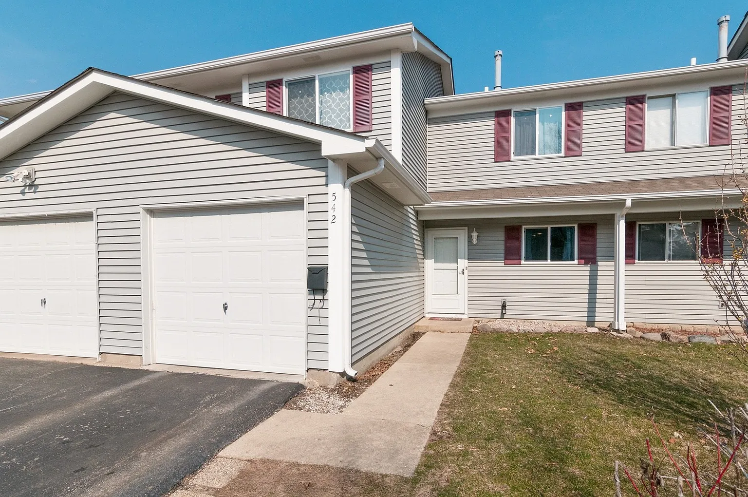 542 Alton Ct photo 1