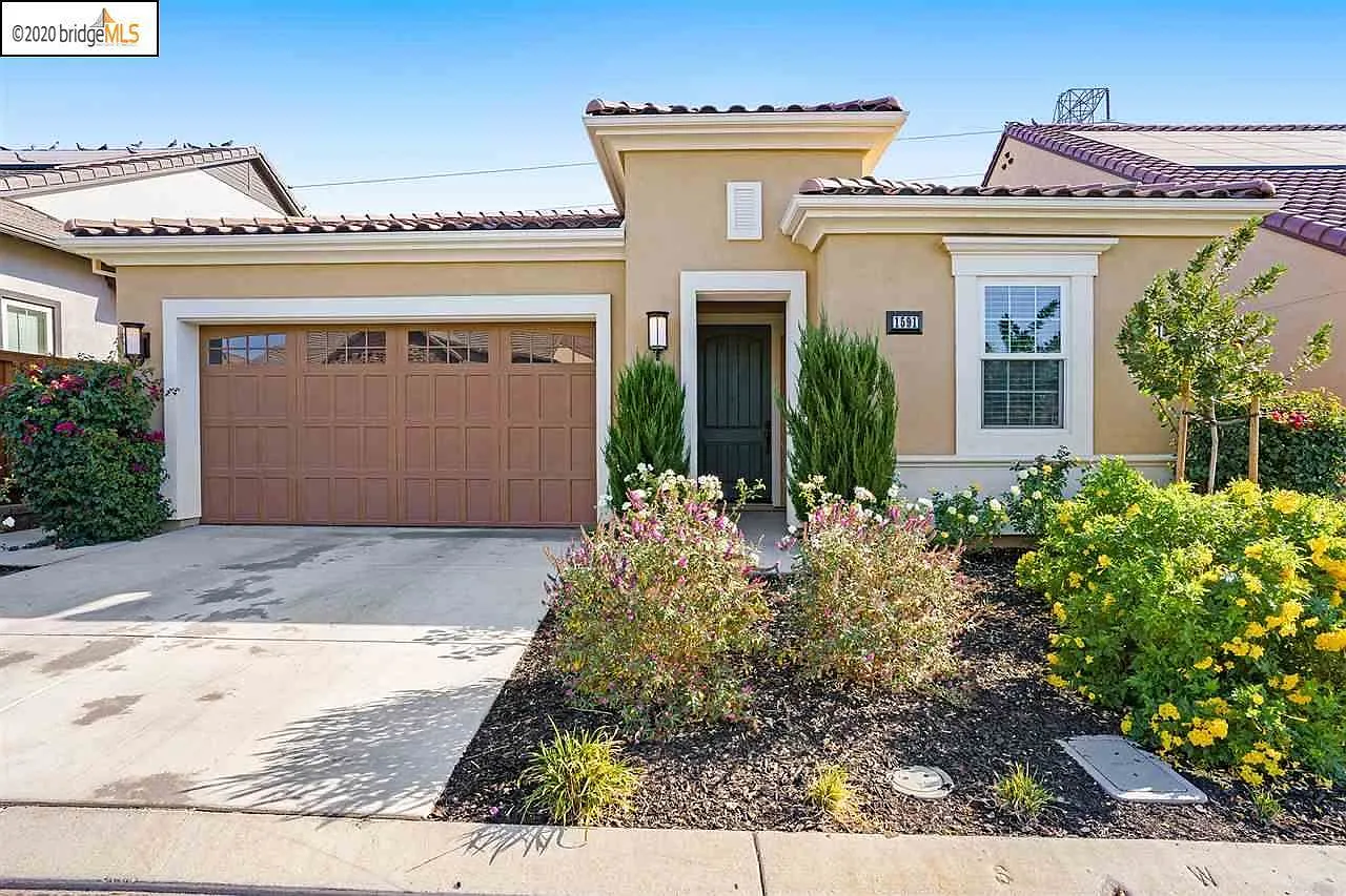 1591 Chianti Ln photo 1