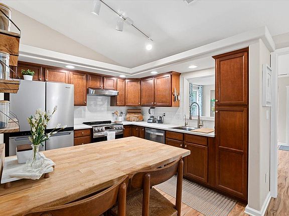 4th image of 209 Shell Ct