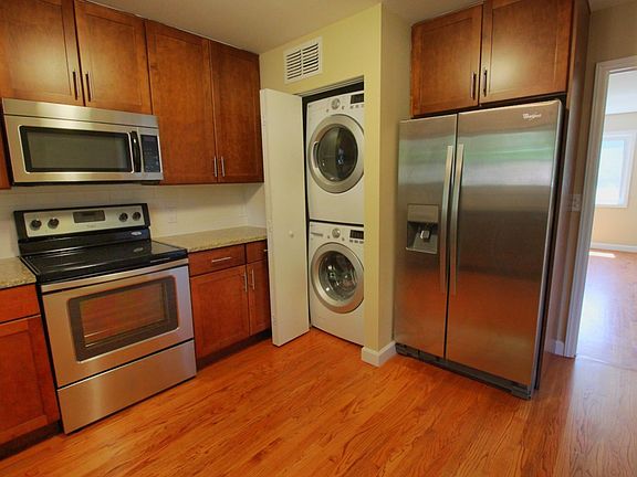 4th image of 817 N Buchanan Blvd APT A