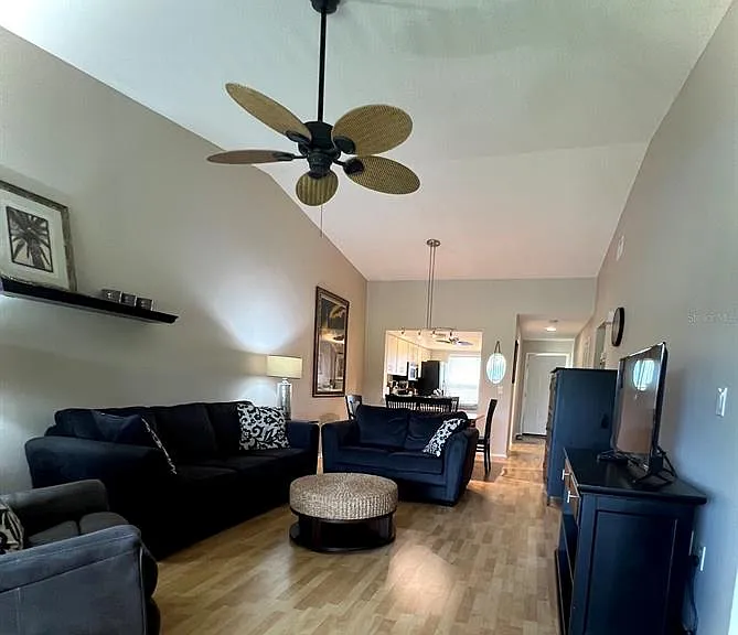 4570 Weybridge St #32 — Photo 7