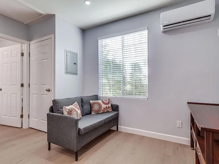 6504 W 84th Pl — Photo 7