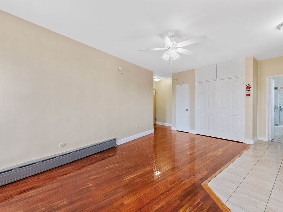 2nd image of 195-30 Jamaica Ave #A2