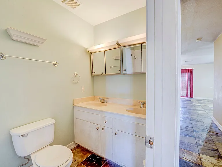 3990 Syracuse Dr — Photo 38