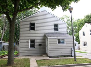 5595 Arbutus Ct, Greendale, WI 53129