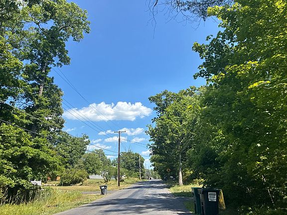 5th image of 359 Lake Shore Dr