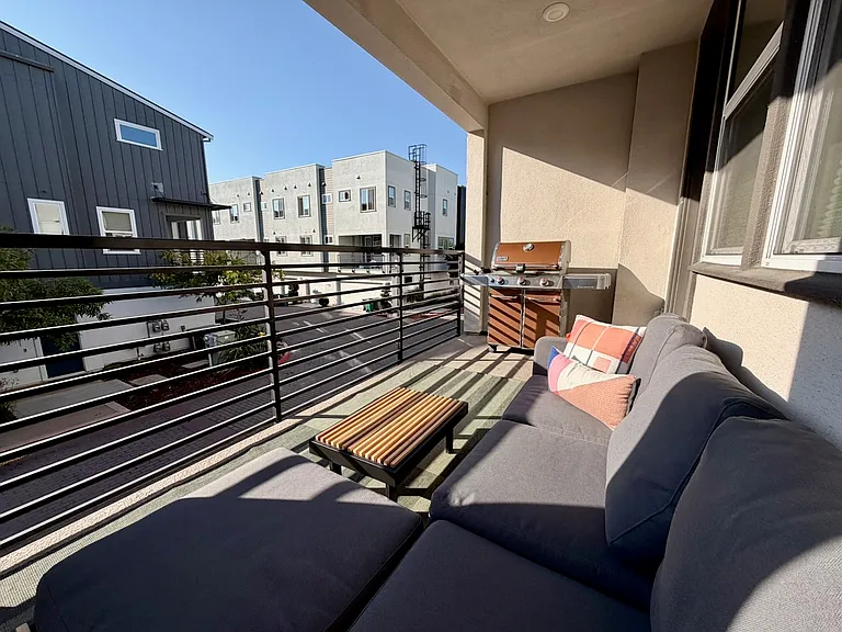1721 Campbell St — Photo 45