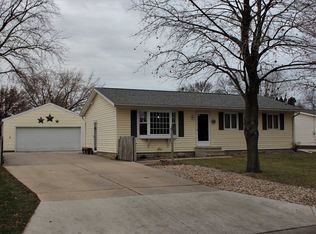 622 Colleen Ave, Evansdale, IA 50707