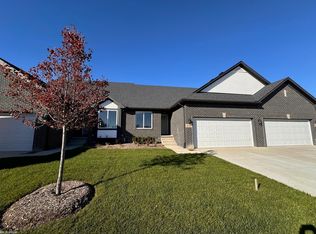 26177 Juliagrove Ln Unit 46, New Baltimore, MI