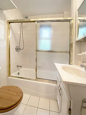 Rented by Buchbinder & Warren | media 8