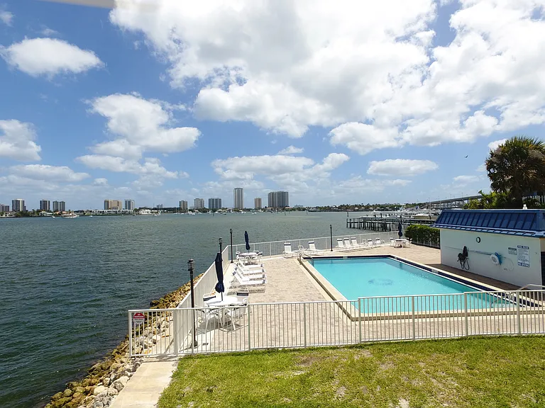 400 Wilma Cir #207-1 — Photo 25