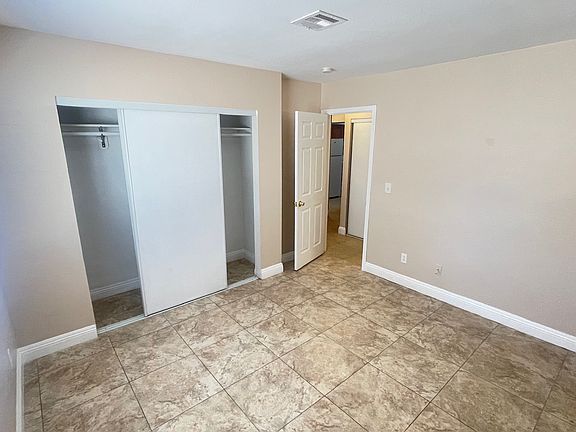 5th image of 4581 Carriage Park Dr APT A